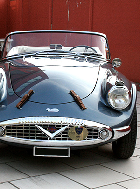 Daimler SP 250 Dart